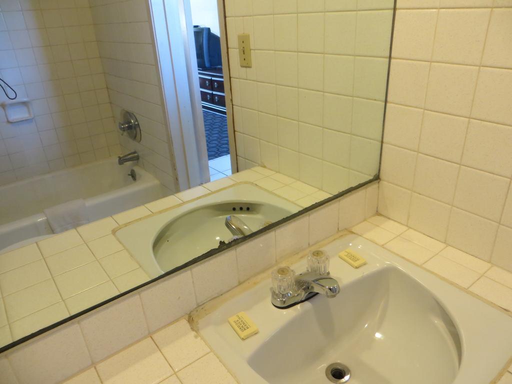 Royal Inn Daytona Beach Room photo