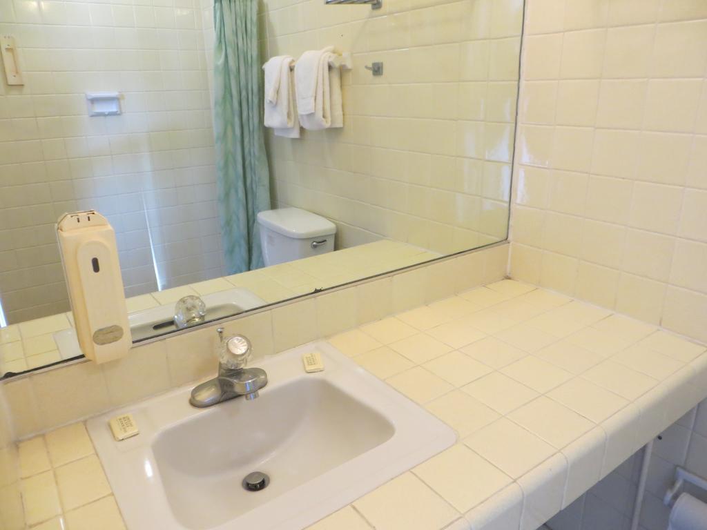 Royal Inn Daytona Beach Room photo